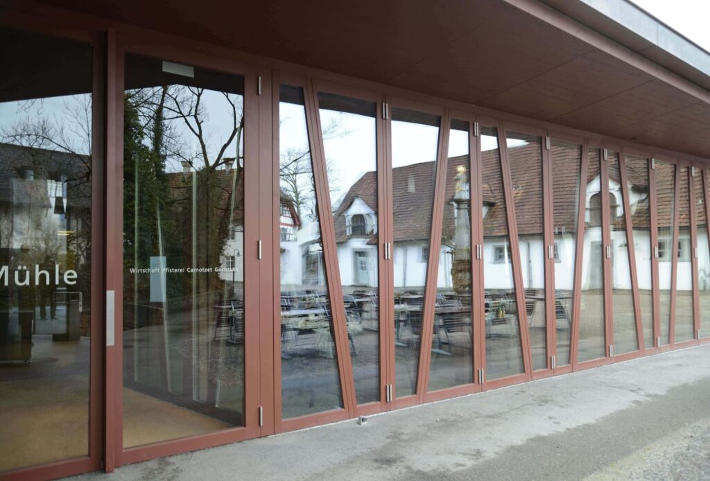 Le verre dans la construction: Plus de sécurité avec le verre