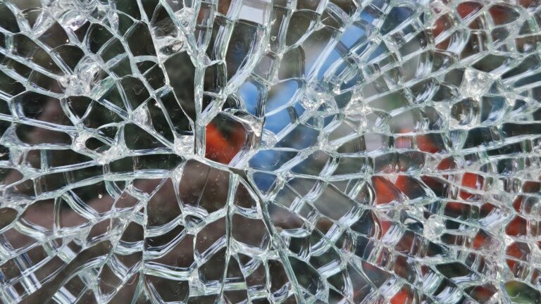 Gutachten bei Glasschäden – unabhängig und normgestützt. SIGAB-Dienstleistungen